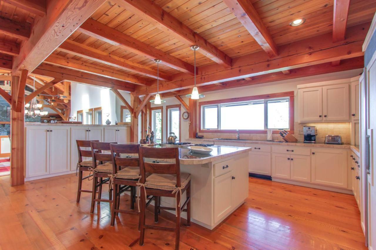 Bottle Bay Lakefront Lodge Sandpoint Extérieur photo