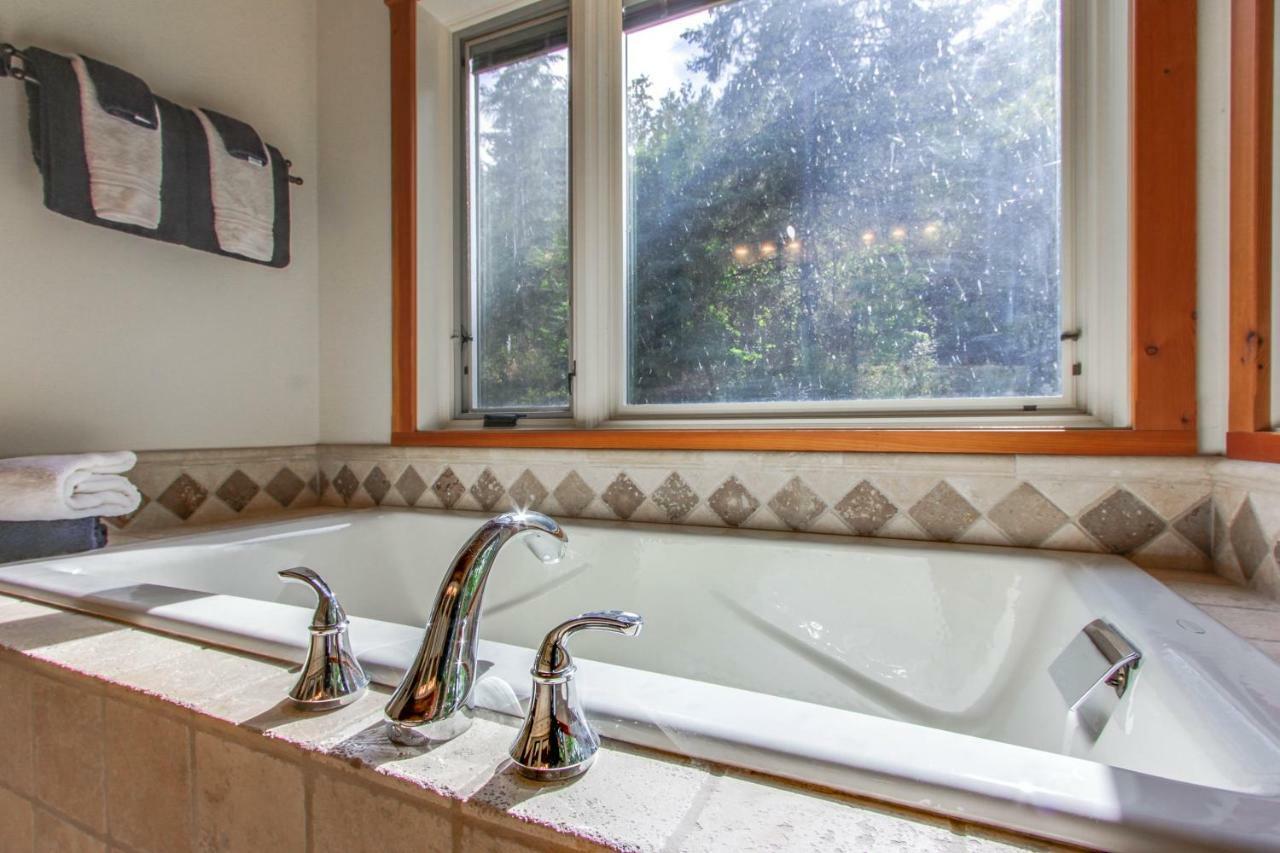 Bottle Bay Lakefront Lodge Sandpoint Extérieur photo